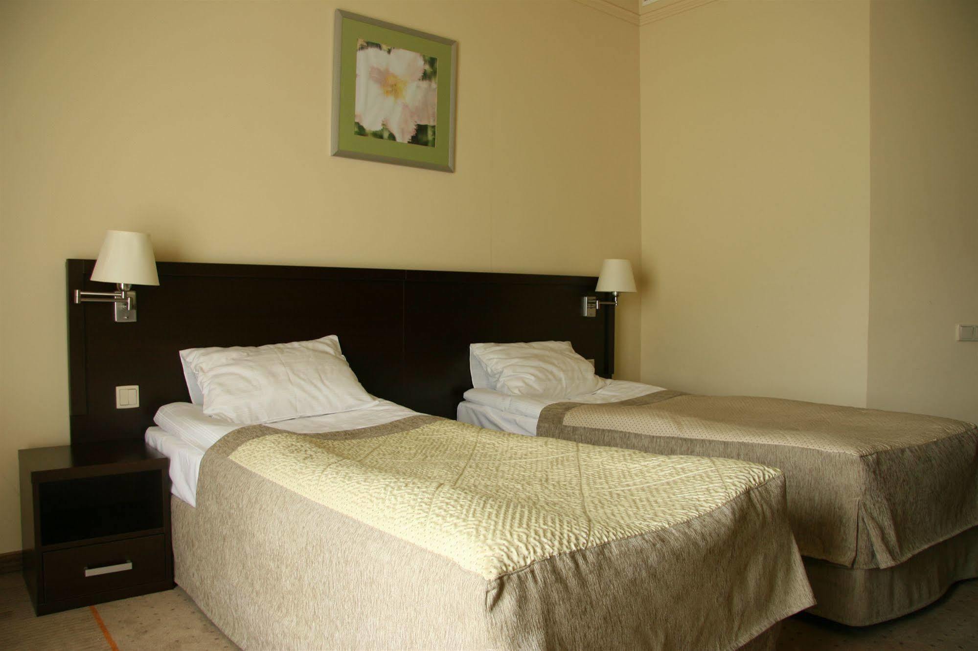 Hotel Elbrus Spa & Wellness ชเจอร์ค ภายนอก รูปภาพ